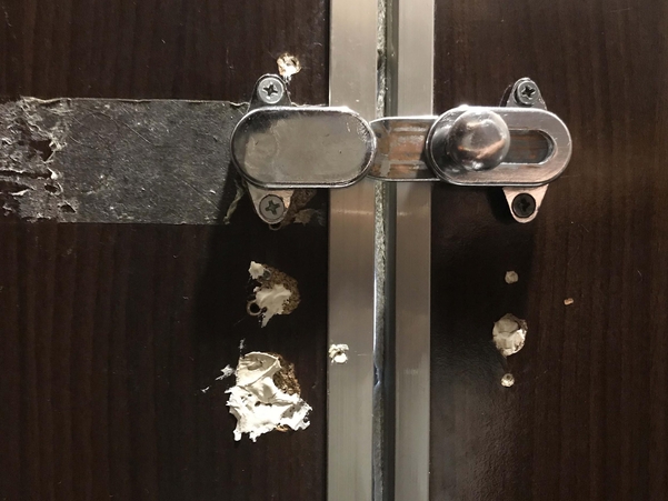 韩国偷拍有多可怕? 韩国记者用这些照片告诉你 暗洞无处不在