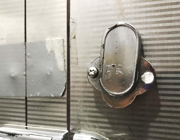 韩国偷拍有多可怕? 韩国记者用这些照片告诉你 暗洞无处不在