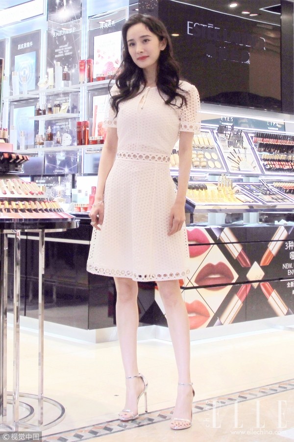 怎样露肤才高级?钩针&镂空性感得刚好!